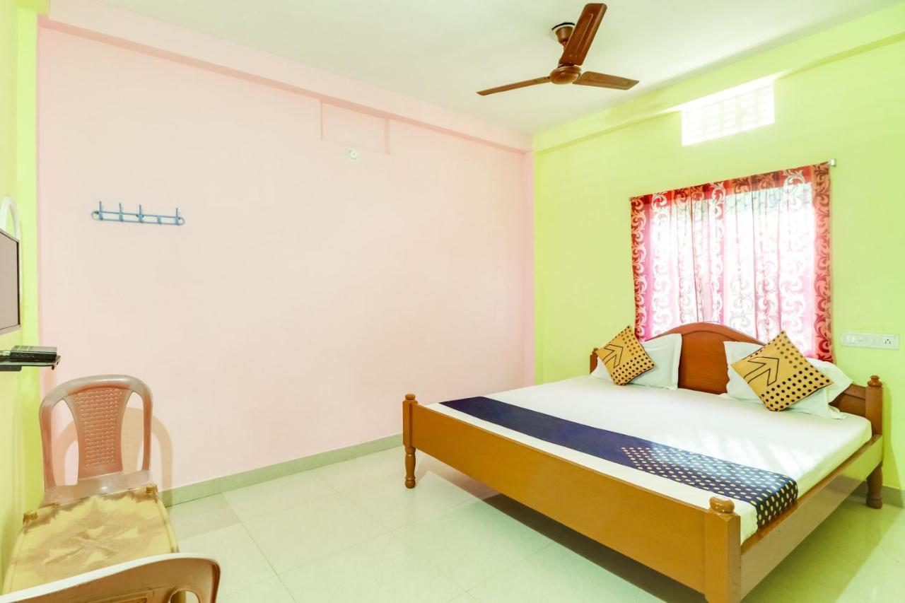 بوري Spot On 68703 Delight Inn المظهر الخارجي الصورة